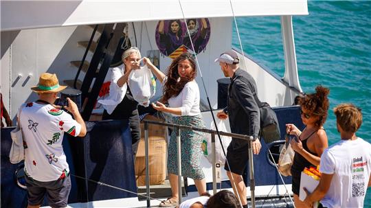 Die Gaza-Hilfsflotte hatte wegen schlechten Wetters ihre Fahrt unterbrochen.