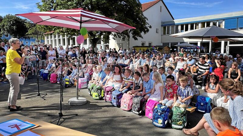 Die Gerhart-Hauptmann-Schule – hier zu sehen die Einschulungsfeier im vergangenen Jahr – begrüßt in diesem Jahr die meisten neuen Erstklässler.