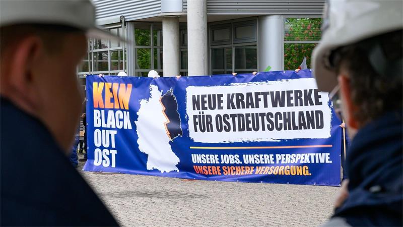 Die Gesetzespläne zum Bau neuer Gaskraftwerke sollen geändert werden - zugunsten des Nordens und Ostens. (Archivbild)