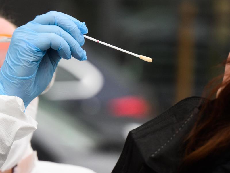 Inzidenz im Landkreis Goslar nähert sich Marke von 1400 Die Gesundheitsämter melden 248.838 neue Corona-Fälle in 24 Stunden. Foto: Julian Stratenschulte/dpa