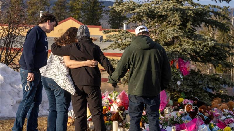 Nach Schulmassaker: Minister sieht ChatGPT in der Pflicht Die Gewalttat von Tumbler Ridge führte in Kanada zu großer Trauer. (Archivbild)