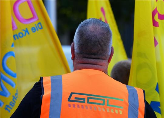 Die Gewerkschaft Deutscher Lokomotivführer (GDL) will bei der Bahn bis zu fünf Tage streiken, heißt es nun.