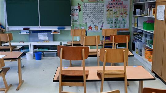 Die Gewerkschaft GEW befürchtet, dass in Bremen viel Unterricht ausfallen wird. (Archivfoto)