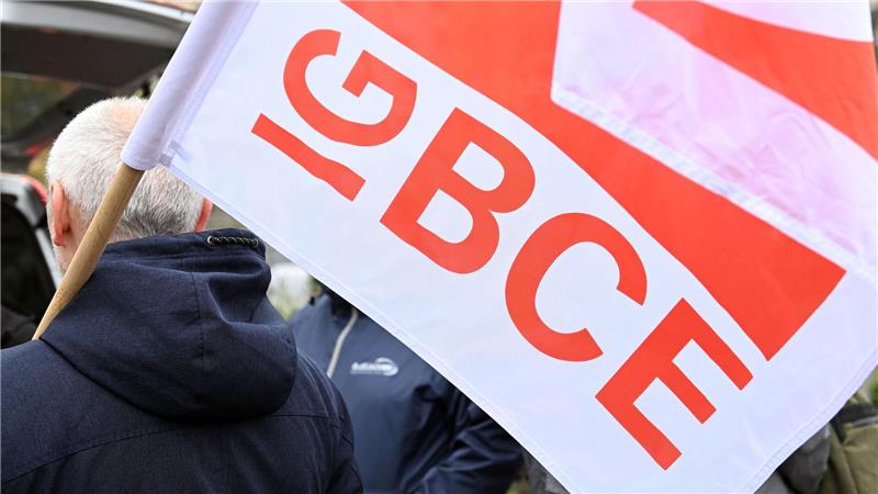 Gewerkschaft: Bei Biontech ist die Maske gefallen Die Gewerkschaft IG BCE kämpft um den Erhalt der Arbeitsplätze bei Biontech. (Symbolbild)