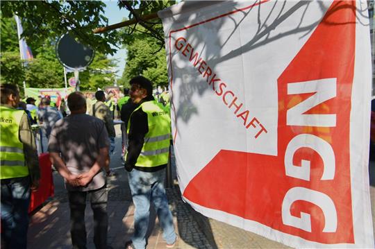 Die Gewerkschaft NGG strebt einen deutschlandweiten Tarifvertrag in der Süßwarenindustrie an.