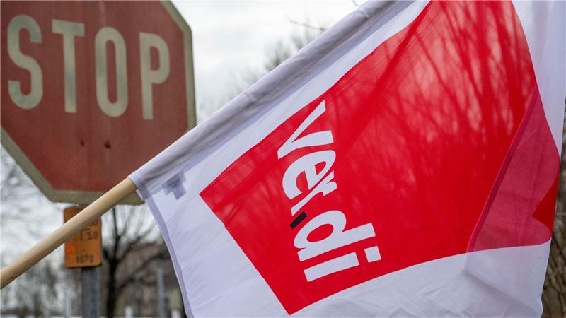 Die Gewerkschaft Verdi ruft zum zweiten Mal in diesem Jahr zu einem bundesweiten Warnstreik im ÖPNV auf. (Archivbild)