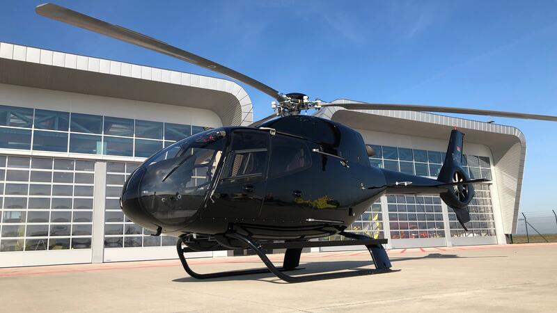 Die Göttinger Firma Helijet bietet mit ihrem Hubschrauber Rundflüge über Clausthal-Zellerfeld an.