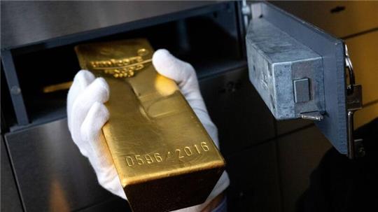 Die Goldbestände von Anlegern bei der Deutschen Börse sinken - trotz steigender Kurse für das Edelmetall.