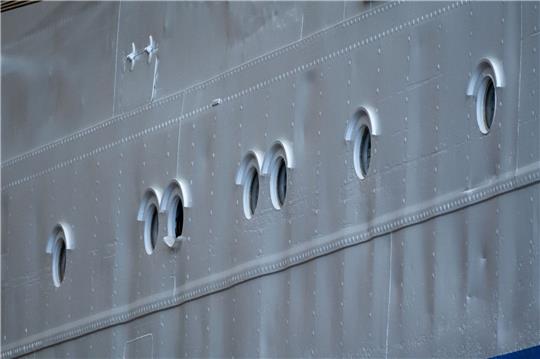 Die "Gorch Fock 1" hat die Schiffbauhalle verlassen.
