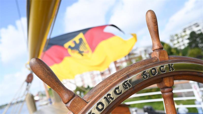 „Gorch Fock“ gewinnt Wettfahrt mit Schwesterschiffen Die „Gorch Fock“ liegt im Hafen