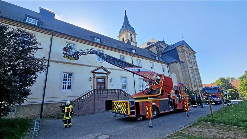 Die Goslarer Feuerwehr übt den Ernstfall auf Gut Grauhof. Foto: Epping