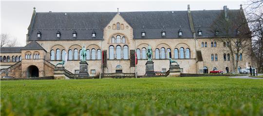 Die Goslarer Kaiserpfalz im Blickpunkt. Foto: dpa