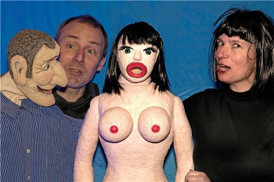 Die Goslarer Kleinkunsttage eröffnen das Festival mit den „50 Shades of Gretel“, freches Figurentheater von Volker Schrills und Stella Jabben aus Krefeld. Foto: Theater Blaues Haus