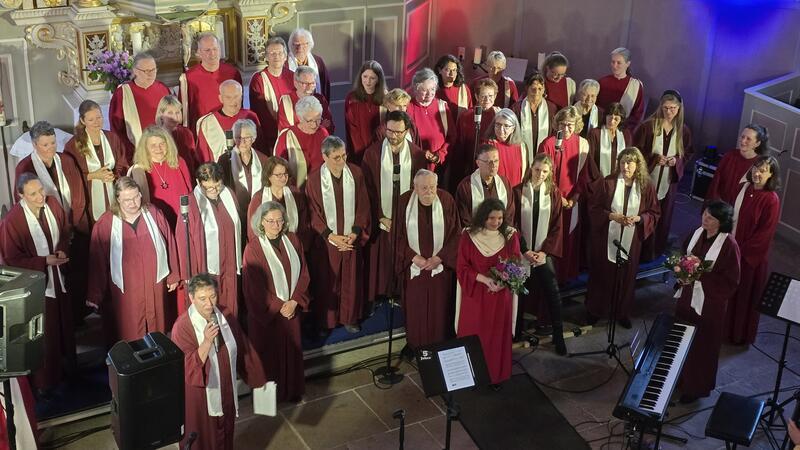 Die Gospel-Singers Altenau musizieren beim großen Doppel-Konzert in der Altenauer St.-Nikolai-Kirche gemeinsam mit dem Gospelchor Lüneburg.