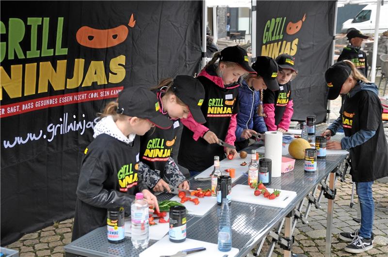 Harzburgs Kinder grillen am Montag wie die Ninjas Die Grill-Ninjas, hier ein Foto von jungen Teilnehmern an der Goslarer Worthschule, sind am Montag zu Gast im Jugendtreff.