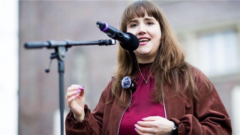 2.000 bei Kundgebung in Hannover gegen sexualisierte Gewalt Die Grünen-Politikerin und ehemalige Parteivorsitzende Ricarda Lang fordert: „Wir brauchen jetzt eine Änderung der Gesetzeslage, um alle diese Frauen zu schützen.“