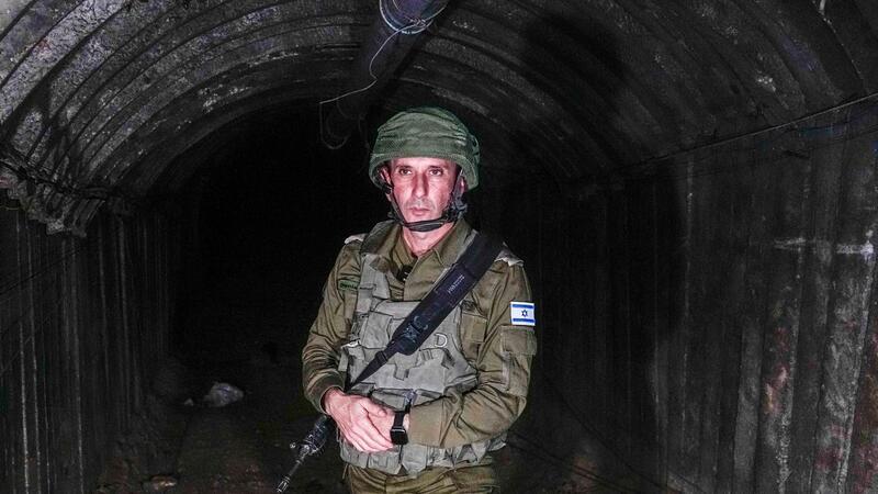 Israel und Hisbollah betonen Kampfbereitschaft „Die Hamas ist eine Idee, sie ist eine Partei. Sie ist in den Herzen der Menschen verwurzelt. Wer glaubt, wir könnten die Hamas ausschalten, irrt sich“, sagt der israelische Armeesprecher Daniel Hagari.