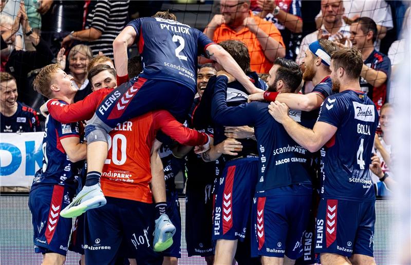 Flensburg gewinnt packendes Nordderby gegen Kiel 28:27 Die Handballer des SG Flensburg-Handewitt entschieden das 109. Nordderby für sich.