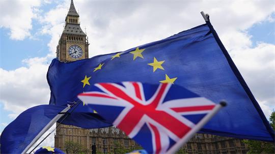 Die Handelsbeziehungen zwischen Großbritannien und der EU haben sich durch den Brexit deutlich erschwert. (Archivbild)