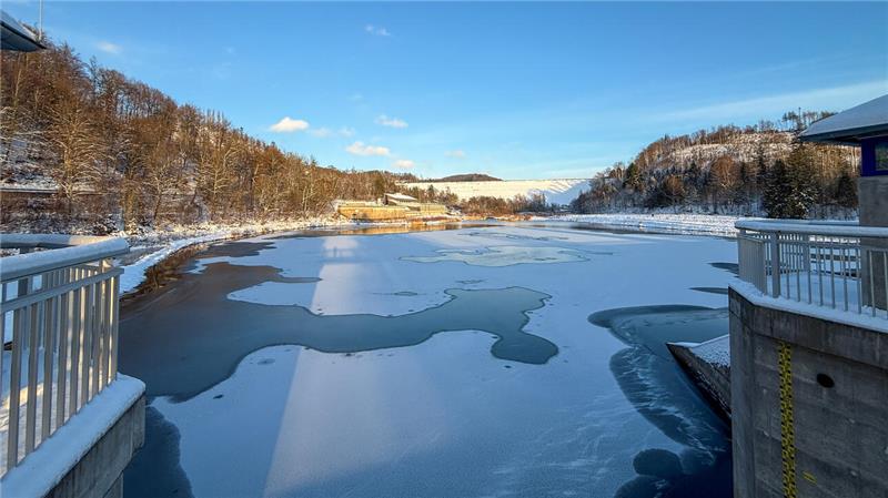 Eine Lanschaftsaufnahme der Sösetalsperre.