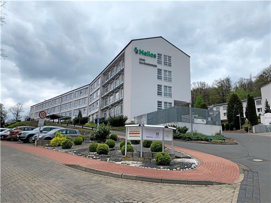 Die Helios-Klinik in Bad Gandersheim wird im Oktober zu einem Regionalen Gesundheitszentrum, das vom Landkreis Northeim, der Stadt Bad Gandersheim und der Universitätsmedizin Göttingen getragen wird. Foto: Claudia Berger/Landkreis Northeim