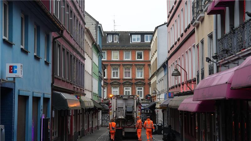 Reeperbahn-Spagat: Zwischen geiler Meile und Touri-Kulisse Die Herbertstraße ist die wohl berühmteste Bordellgasse im Hamburger Stadtteil St. Pauli.