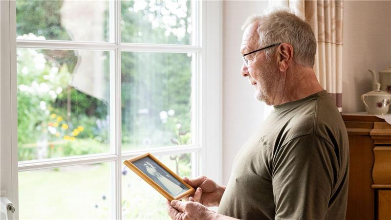 Die Hinterbliebenenrente ist eine finanzielle Stütze für verwitwete Ehepartner.