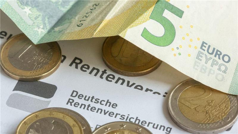 Die Höhe der Rente schwankt zwischen den Bundesländern. (Symbolbild)