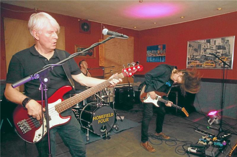 Die „Homefield Four“ rocken im „Kö“.