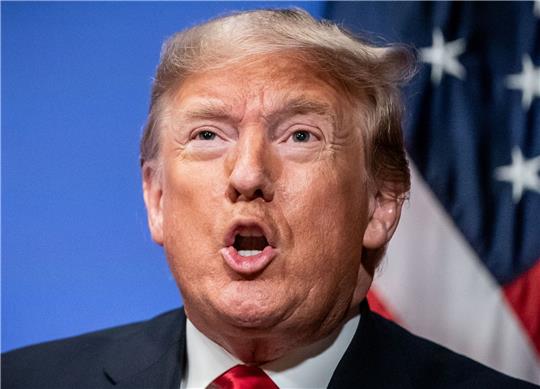 Die Infragestellung der Nato-Beistandspflicht durch Donald Trump hat eine Welle der Empörung von Washington über Brüssel bis nach Berlin ausgelöst.