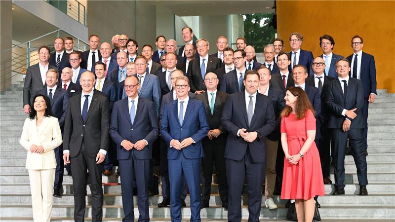 Die Initiative „Made for Germany“, hier beim ersten Treffen im Juli im Kanzleramt, will Hunderte Milliarden in Deutschland investieren (Archivbild)