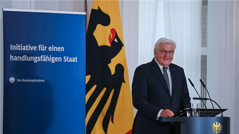 Steinmeier: Handlungsunfähiger Staat schädigt Demokratie Die Initiative für einen handlungsfähigen Staat legt ihren Abschlussbericht vor - Schirmherr ist Bundespräsident Steinmeier.