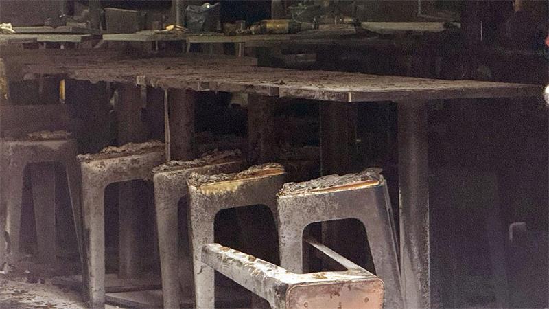 Ermittler finden schwere Mängel nach Feuer in Bangkok Die Inneneinrichtung ist völlig verbrannt.