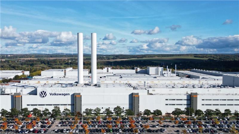 Die Integration von Volkswagen Sachsen in die VW AG verzögert sich. (Archivbild)