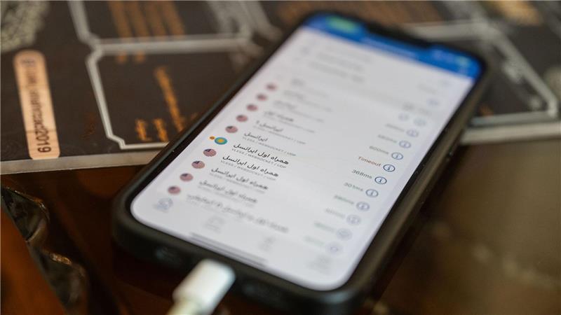 Die Internet-Sperre im Iran stellt viele Menschen und Unternehmen vor große Probleme.