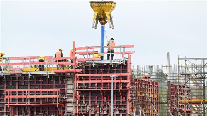 Die Investitionen in Bauten nahmen im zweiten Quartal um 2,1 Prozent ab. (Archivbild)