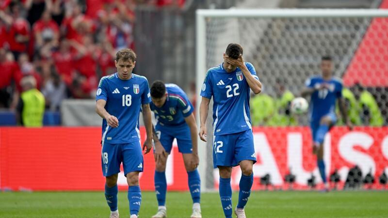 Debakel für Titelverteidiger Italien: Aus gegen die Schweiz Die Italiener spielten schwach und schieden aus.