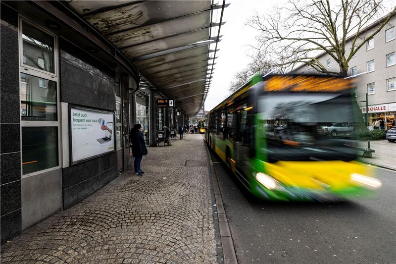 Die Jugendlichen waren laut Polizei am 10. Februar in Oberhausen zunächst in einem Bus aneinandergeraten - dann eskalierte der Streit (Symbolbild).