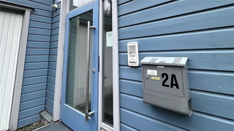 Die Jugendräume haben ihren eigenen Eingang in der Schulstraße.