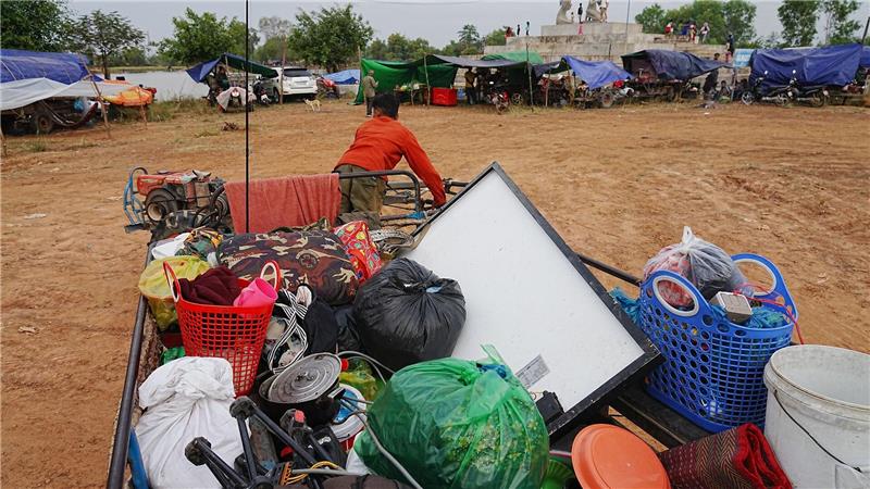 Die Kämpfe entlang der 800 Kilometer langen Grenze zwischen Thailand und Kambodscha treiben zahlreiche Einwohner in die Flucht.