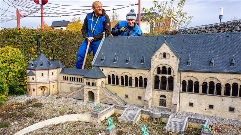 Die Kaiserpfalz Goslar im kleinen Format im Miniaturenpark.