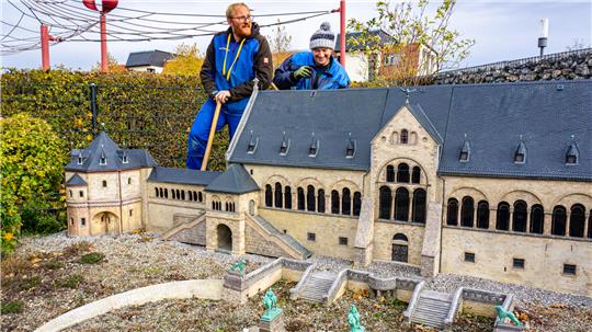 Die Kaiserpfalz Goslar im kleinen Format im Miniaturenpark.
