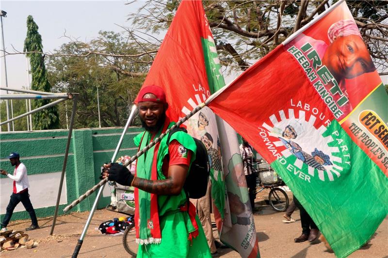 Beobachter warnen vor Gewalt bei Wahlen in Nigeria «Die Kampagnen schüren Spannungen in Gemeinden, die hässlich werden könnten», schreibt die Denkfabrik International Crisis Group in ihrem Bericht.
