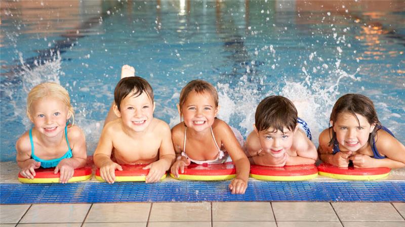 Spielerisch das Element Wasser kennenlernen Die Kinder sollen spielerisch das Element Wasser kennenlernen.
