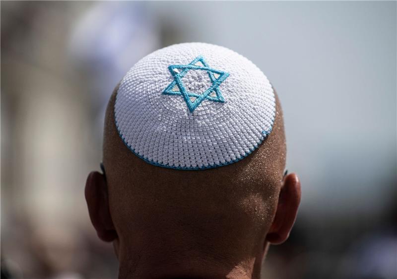 Europa und USA: Kampf gegen Antisemitismus verstärken Die Kippa, die traditionelle religiöse Kopfbedeckung jüdischer Männer.