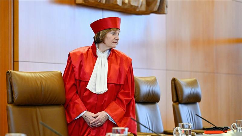 Die Kläger sind gescheitert, der Soli darf vorerst weiter erhoben werden. 