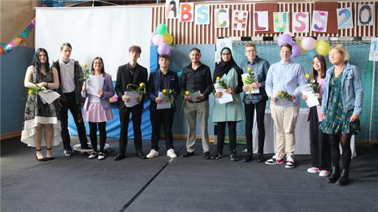 Die Klasse 10 der Pestalozzi-Schule verabschiedet sich.