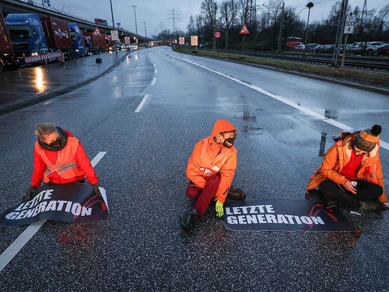 Hannovers Oberbürgermeister für den Klimaschutz Die Klebeproteste der letzten Generation sollen in Hannover Geschichte sein. Foto: Christian Charisius/dpa