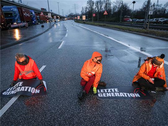 Die Klebeproteste der letzten Generation sollen in Hannover Geschichte sein. Foto: Christian Charisius/dpa