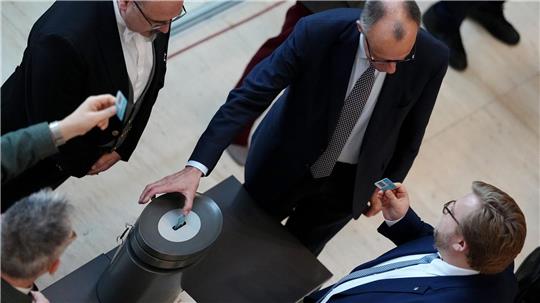 Die Koalition hat eine Mehrheit für ihr Rentengesetz bekommen.